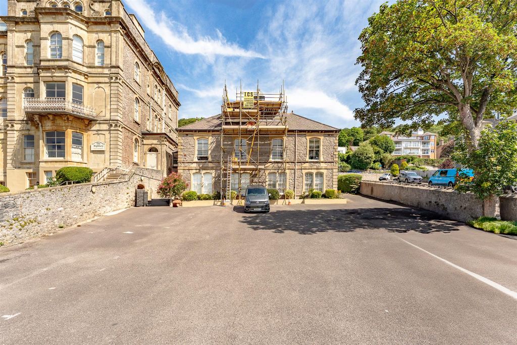 Property photo 1 of 18 Building Exteior