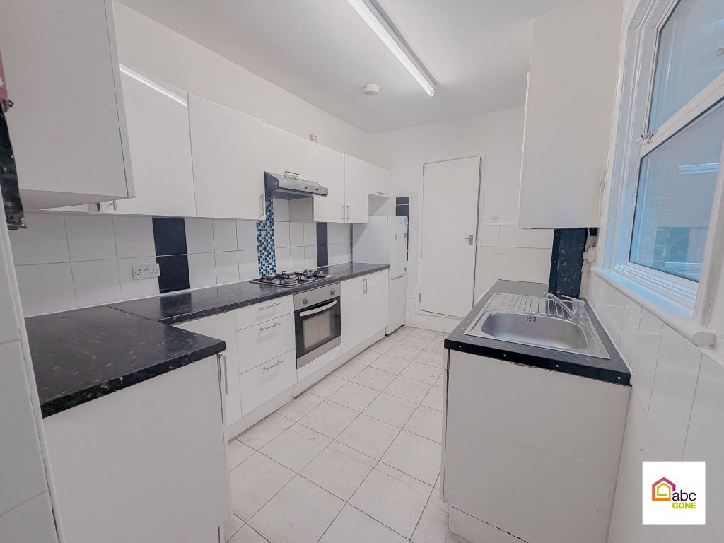 Property photo 2 of 26