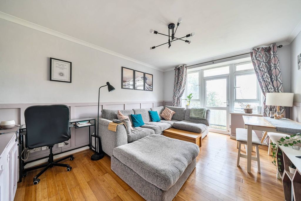 Property photo 2 of 23