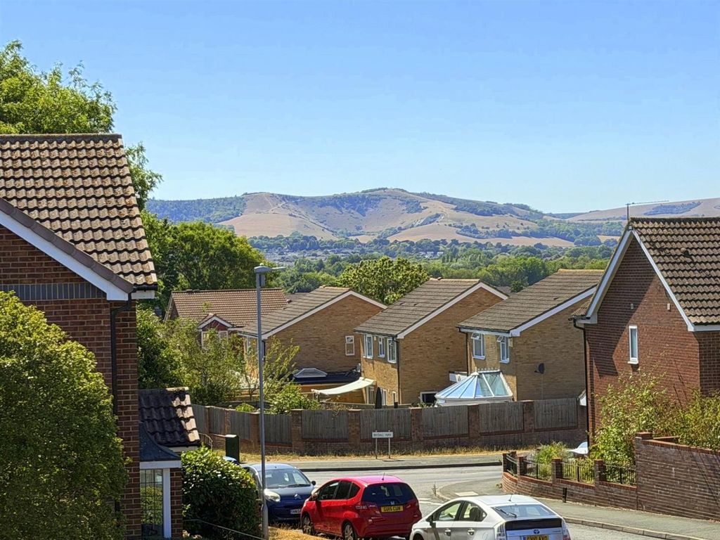 Property photo 3 of 17 1Butt2.Jpg