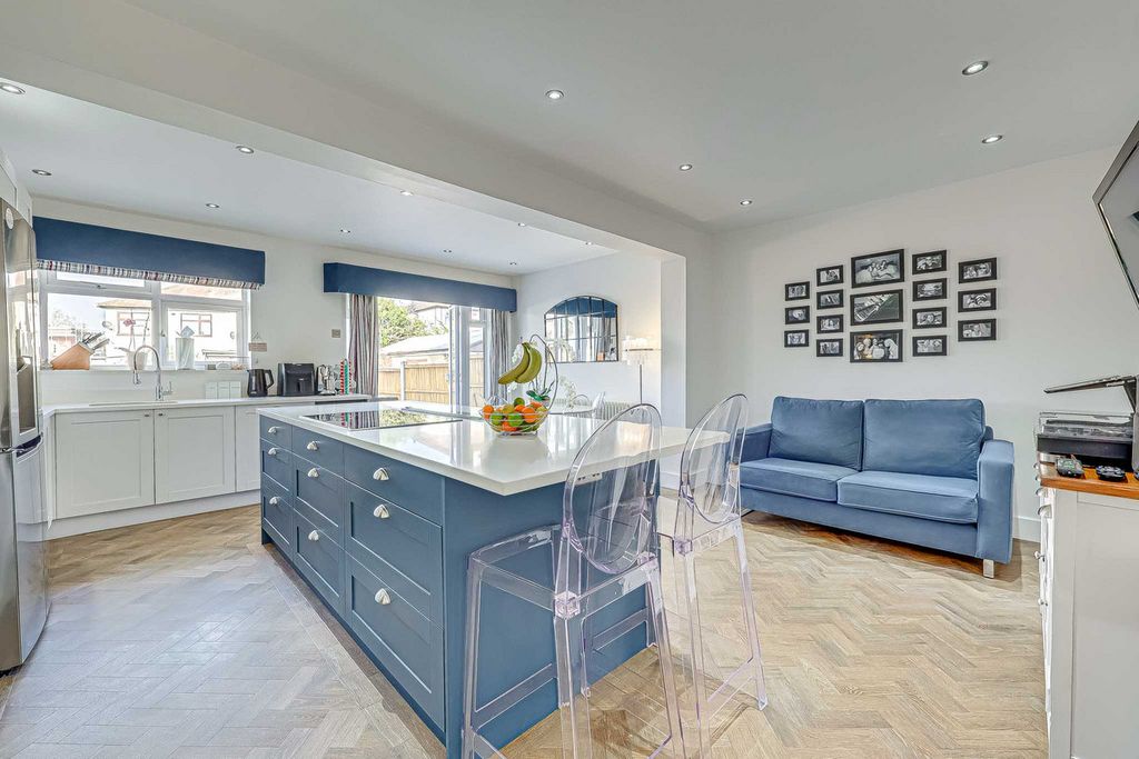 Property photo 3 of 29