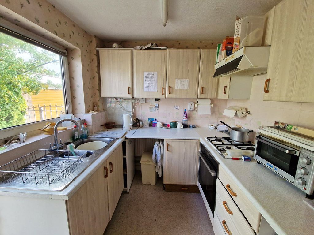 Property photo 3 of 9