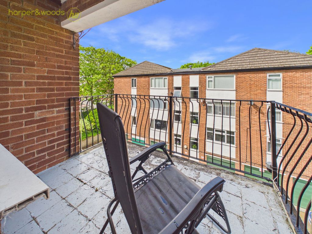 Property photo 3 of 24