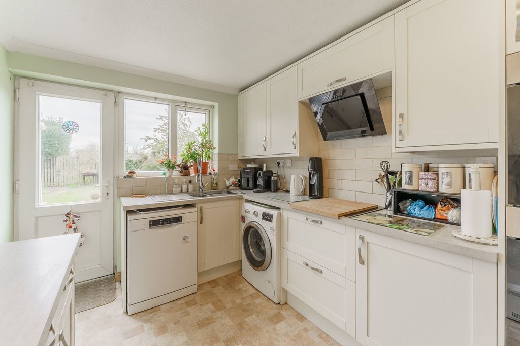 Property photo 2 of 24