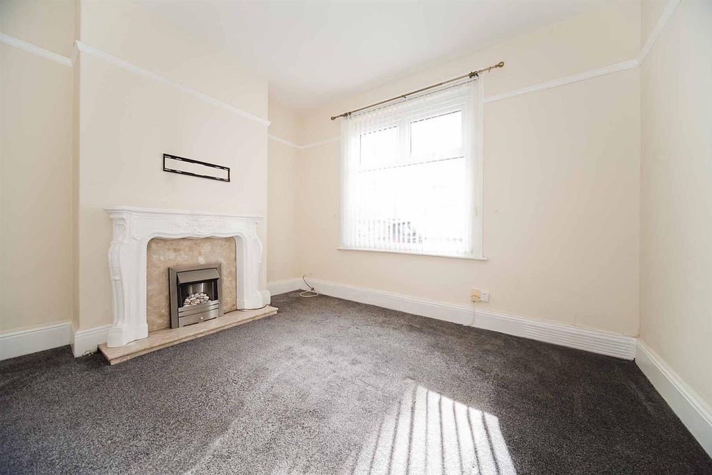 Property photo 2 of 23