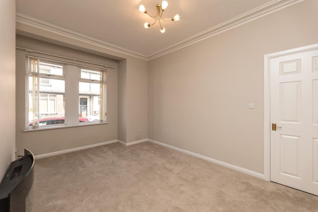 Property photo 3 of 16 5C5A9918.Jpg