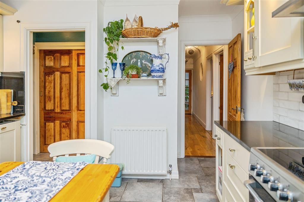 Property photo 2 of 33