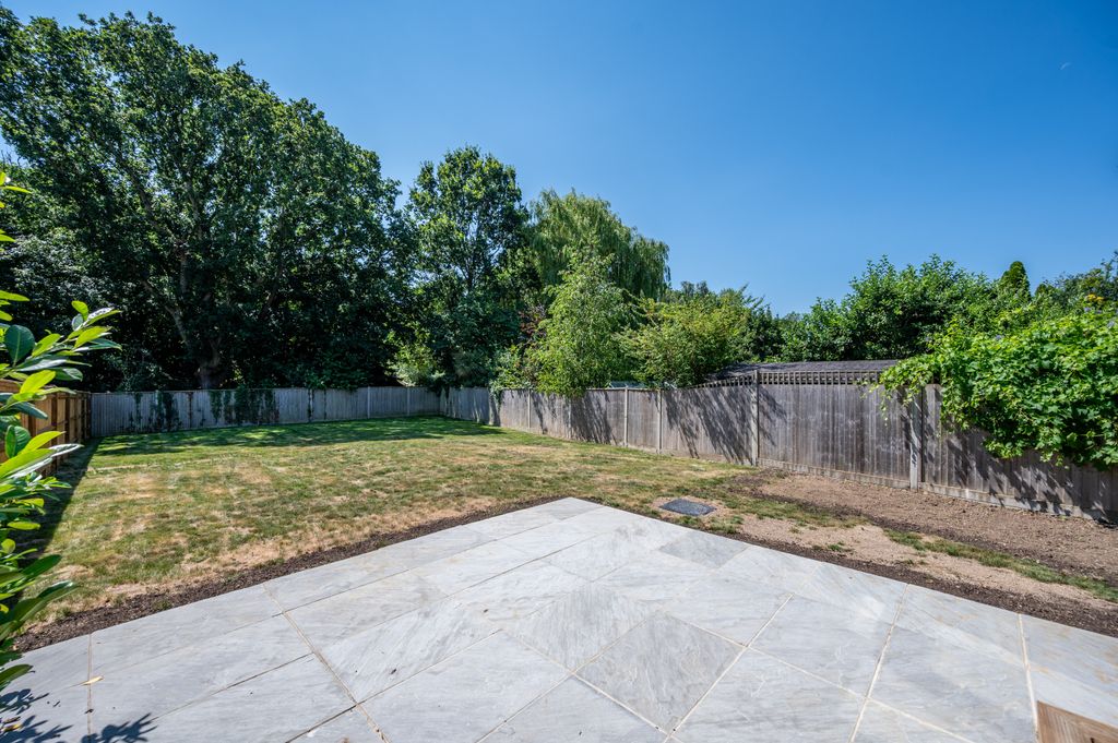 Property photo 2 of 26