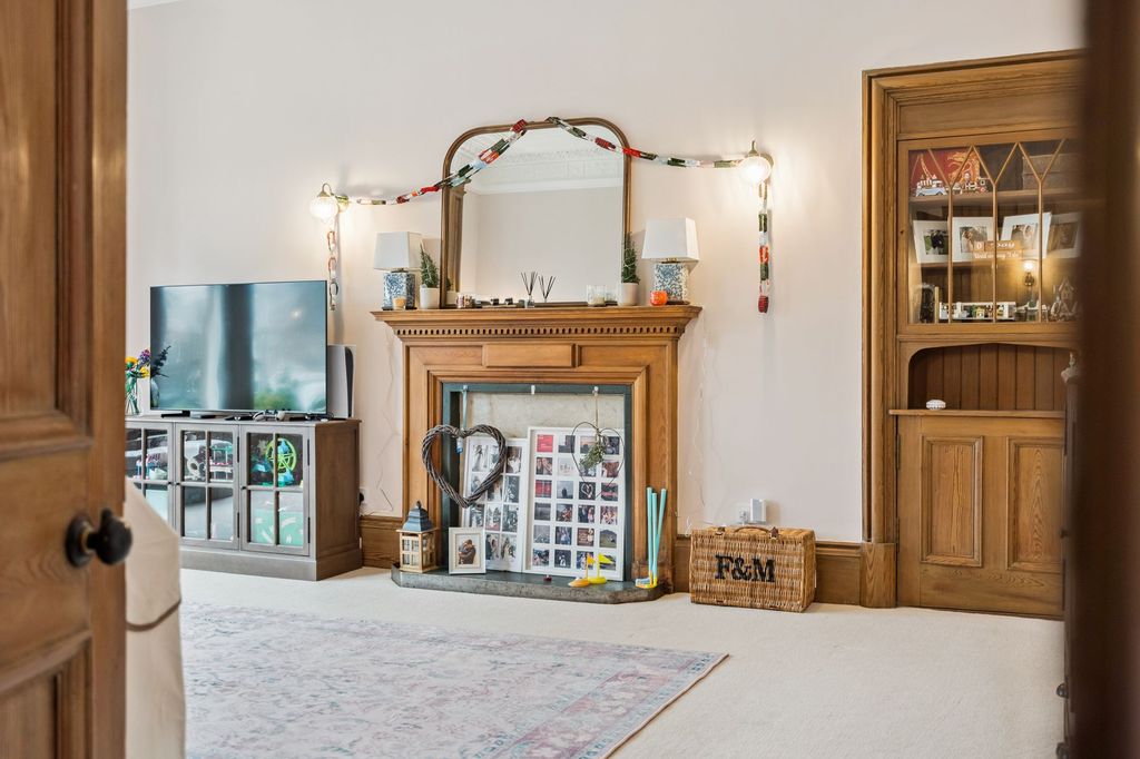 Property photo 3 of 25