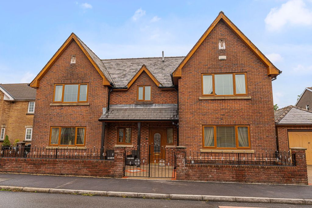 Property photo 1 of 62
