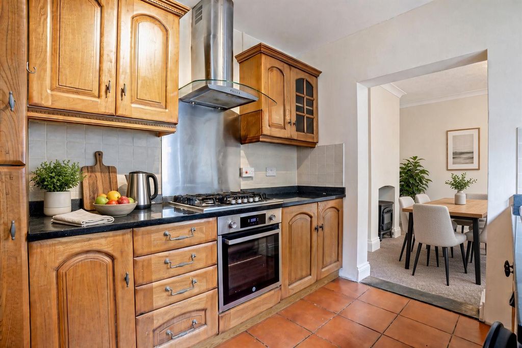 Property photo 3 of 19 Kitchen.Jpg