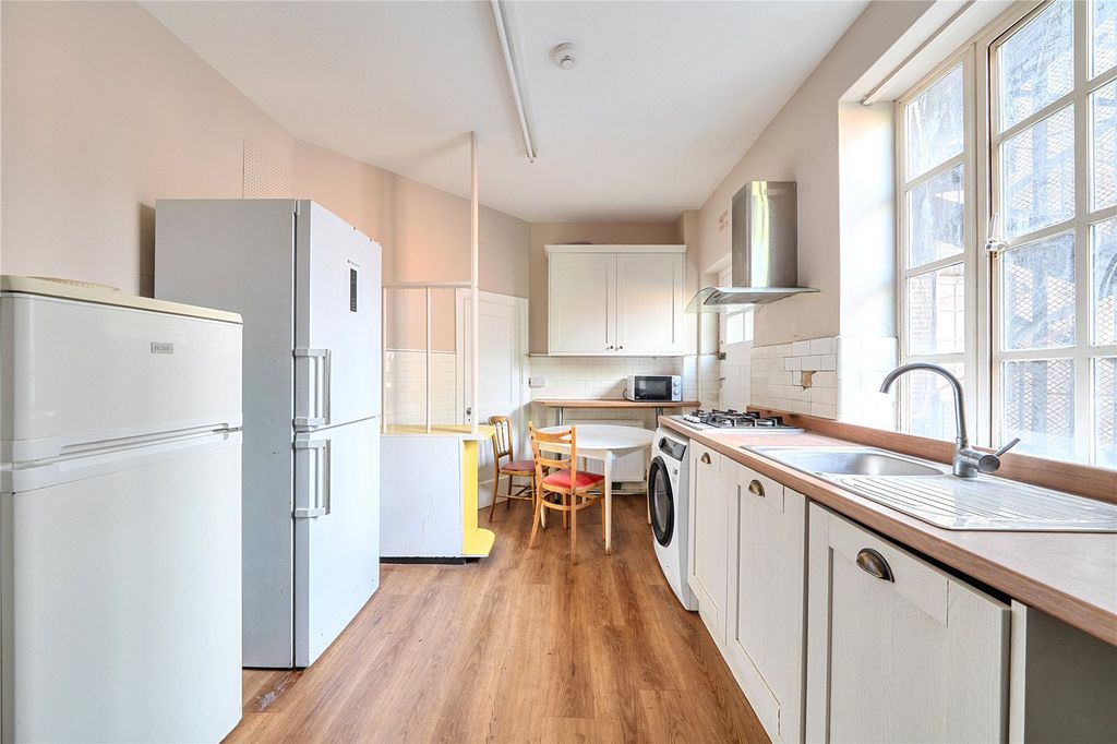 Property photo 2 of 20 Kitchen
