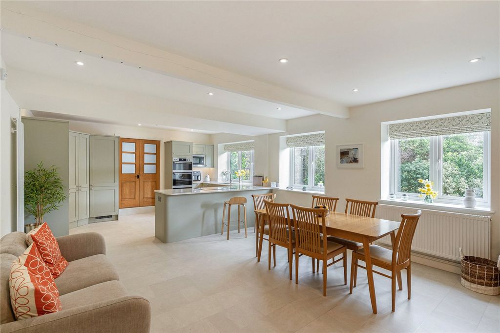 Property photo 3 of 16 Kitchen/Dining Area