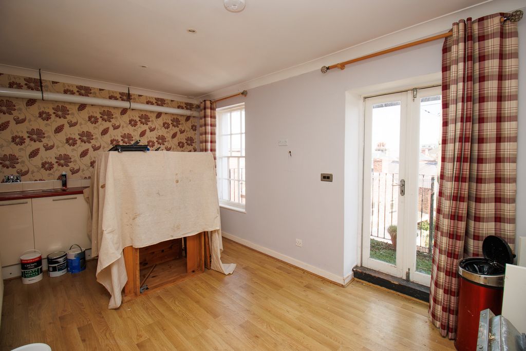 Property photo 3 of 13