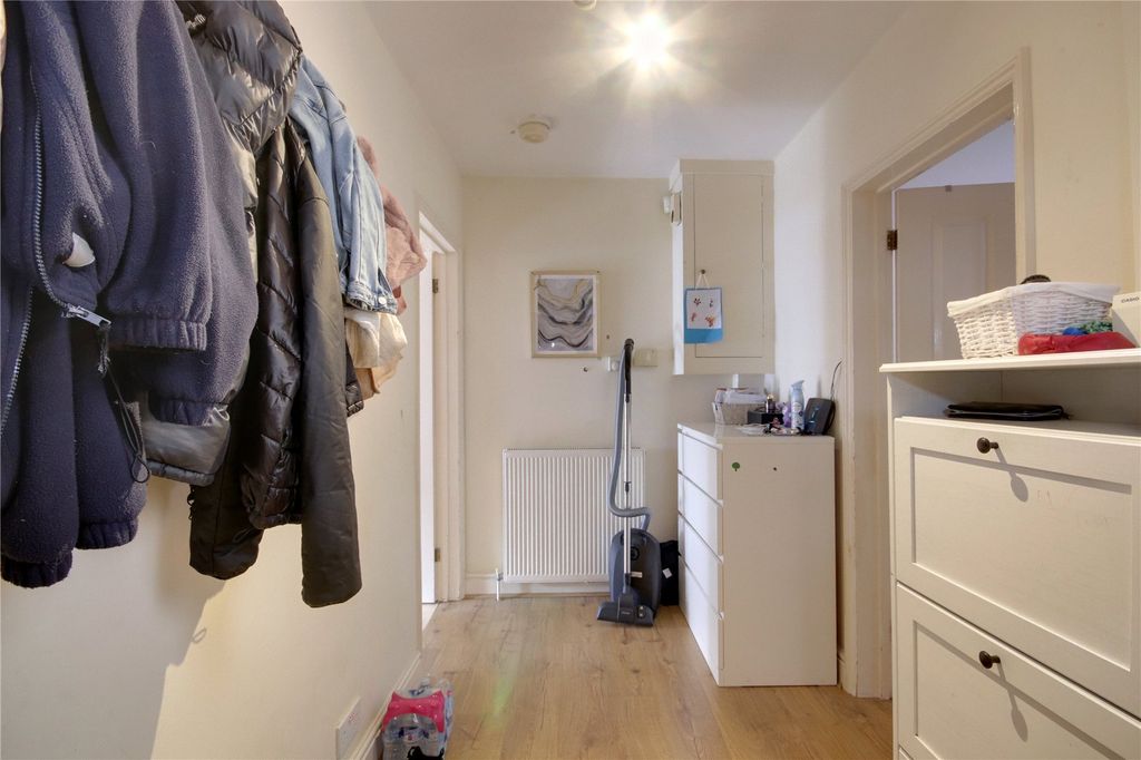 Property photo 3 of 20 Picture No. 27