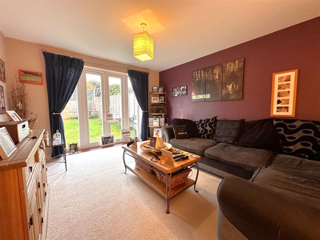 Property photo 2 of 16 Lounge With French Doors 508