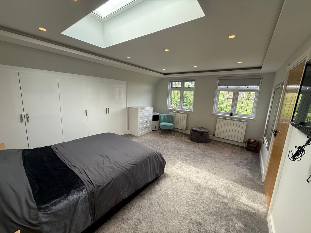 Property photo 3 of 12 Photo 11
