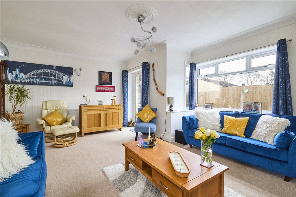 Property photo 3 of 20 Light & Spacious