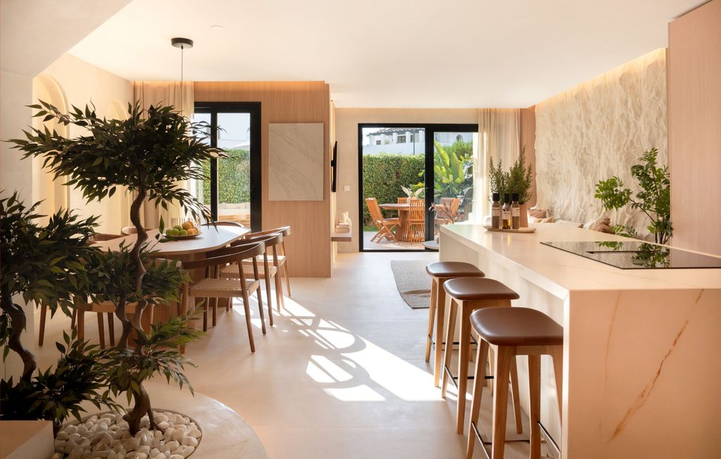 Property photo 3 of 55 Image