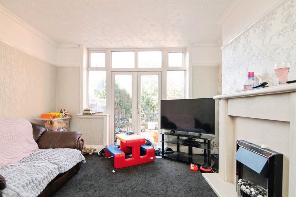 Property photo 3 of 17