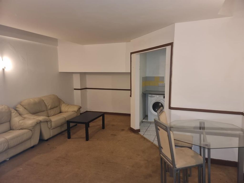 Property photo 1 of 3