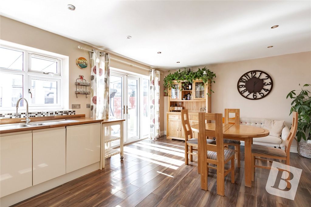 Property photo 3 of 29 Kitchen/Dining Room