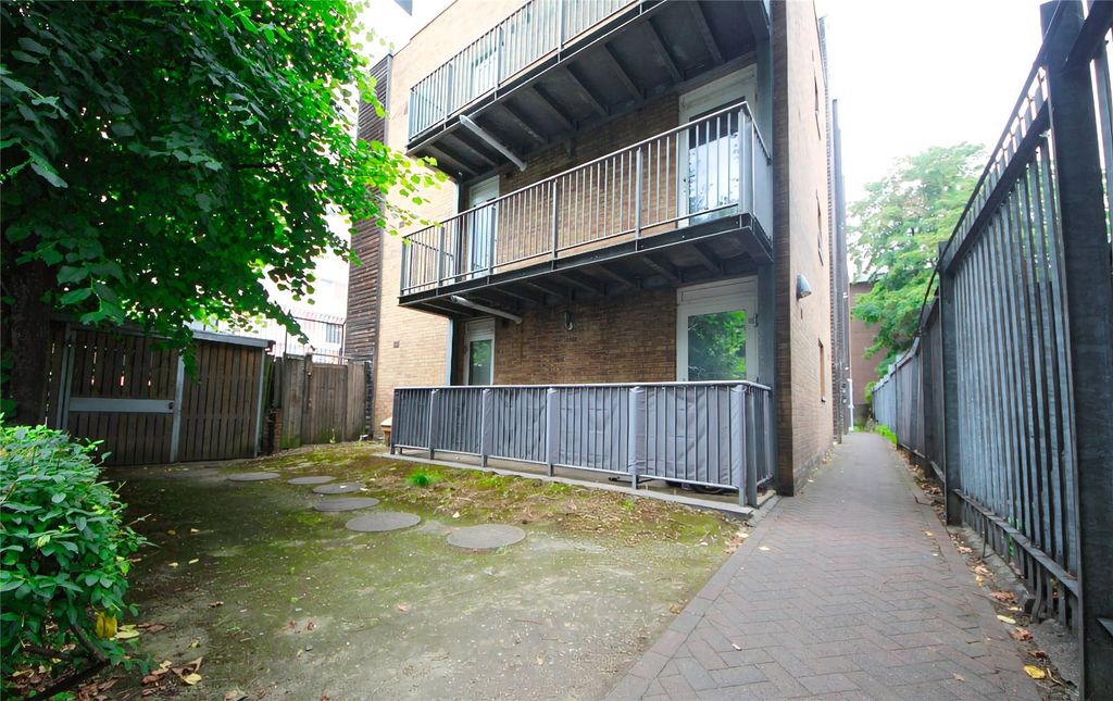 Property photo 1 of 14 Picture No. 12