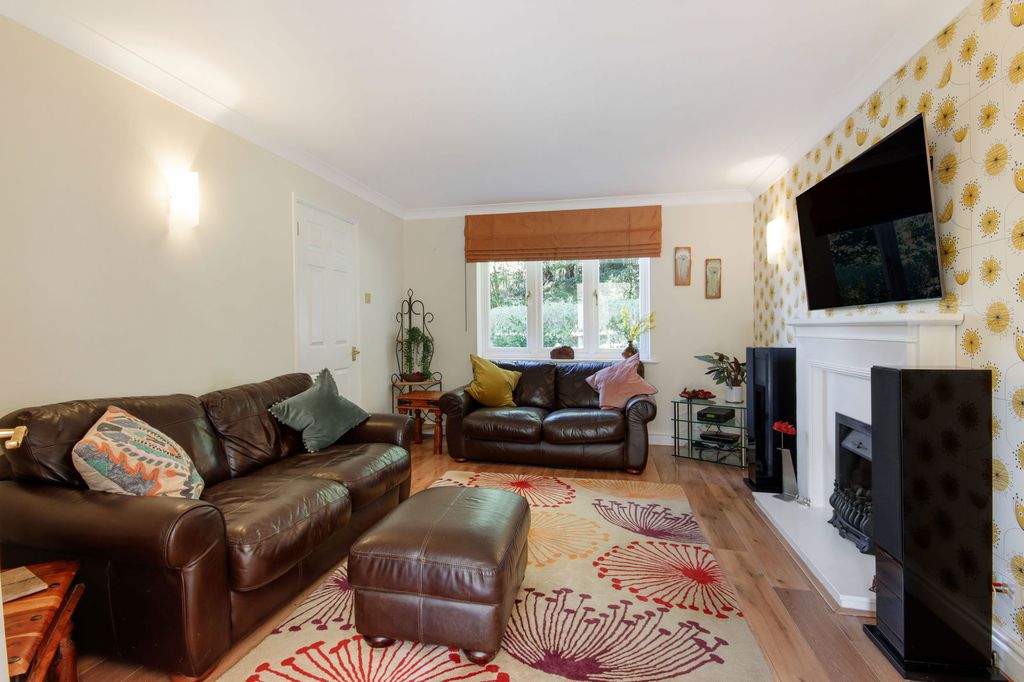 Property photo 2 of 52