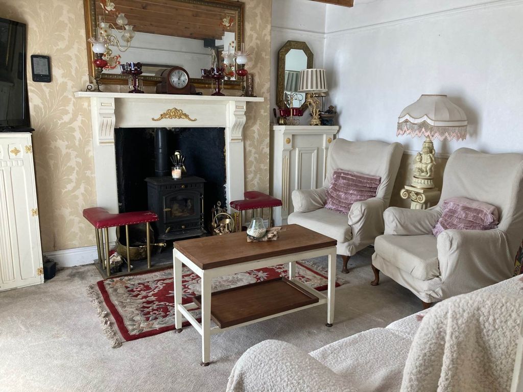Property photo 3 of 19