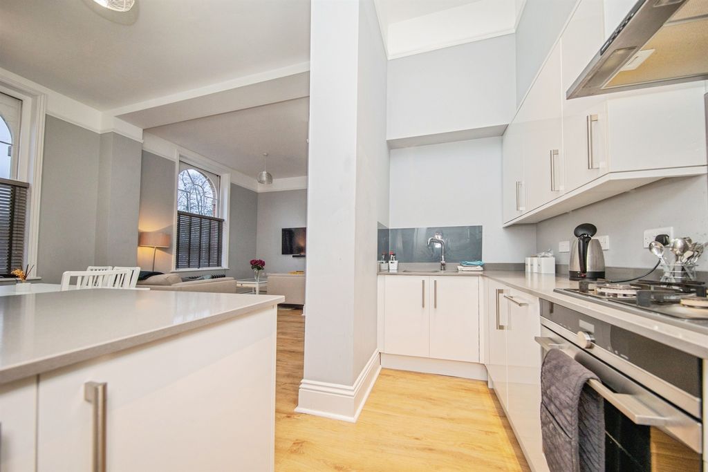 Property photo 3 of 20