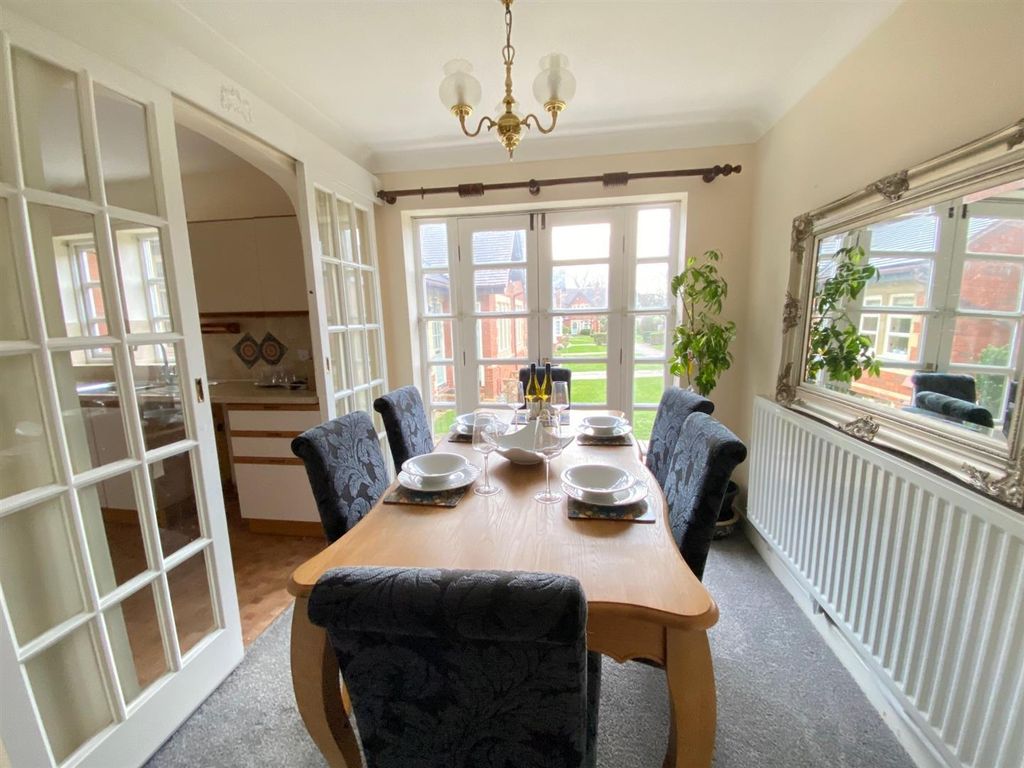 Property photo 3 of 19 Dining Room.Jpg