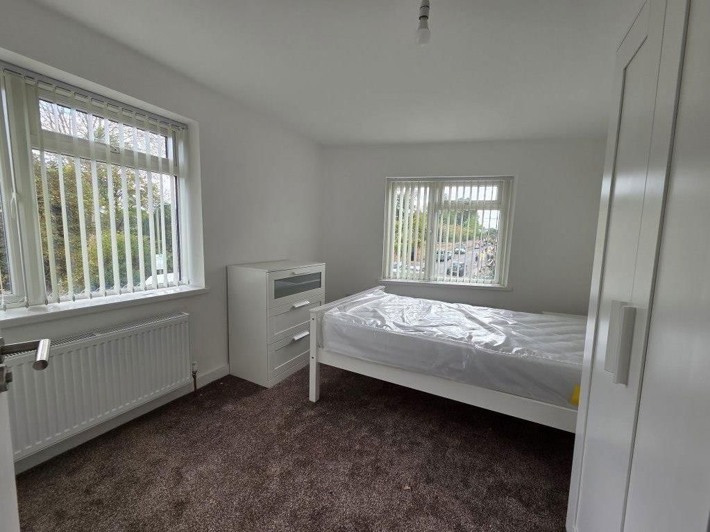 Property photo 2 of 9 Bedroom