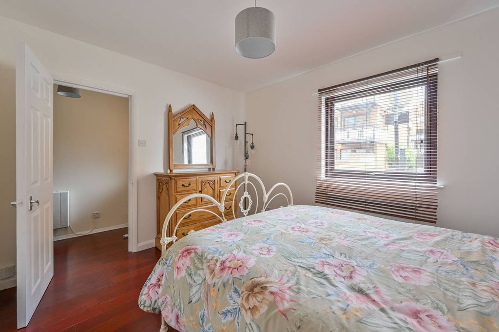 Property photo 3 of 9