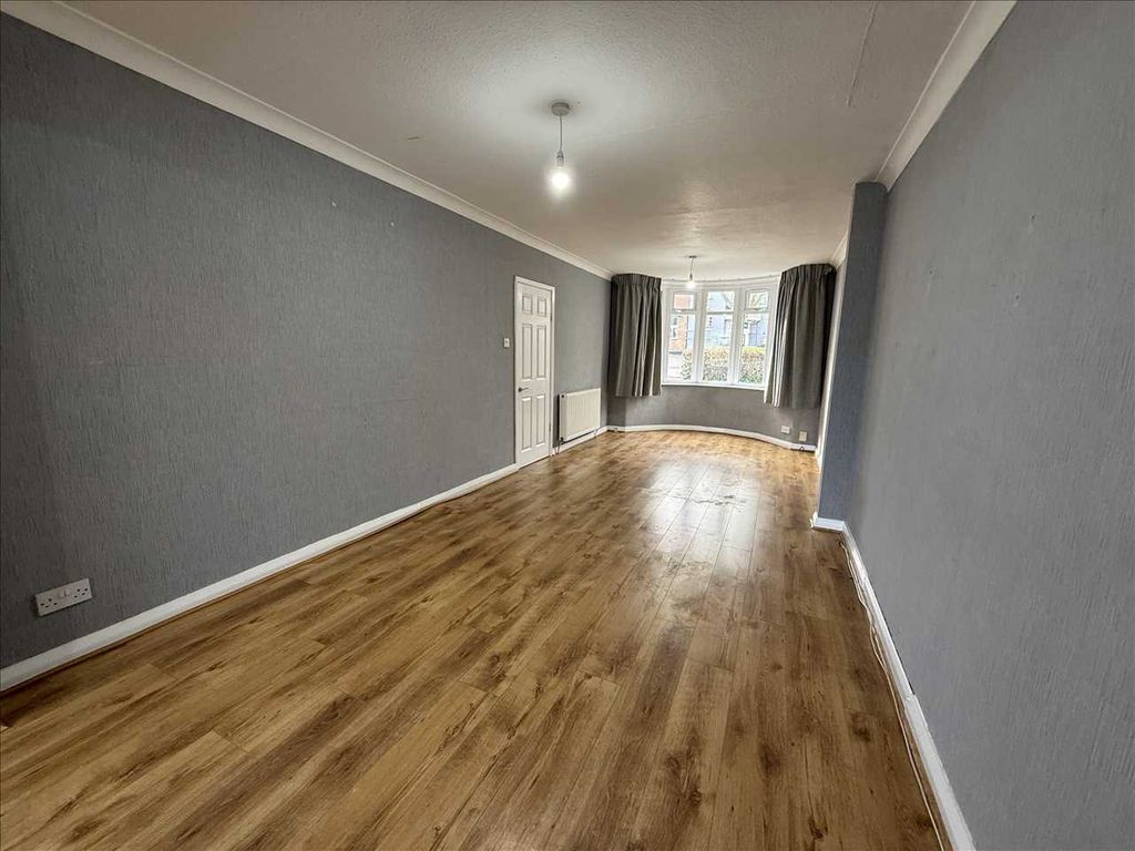 Property photo 2 of 25