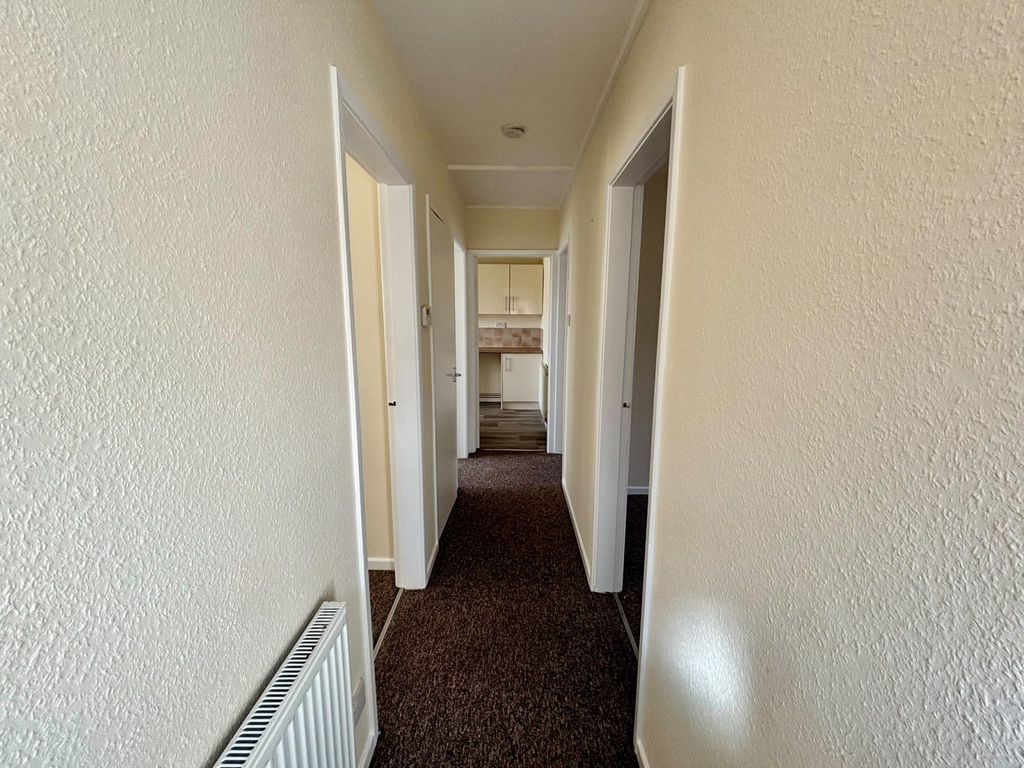 Property photo 3 of 10 Hallway