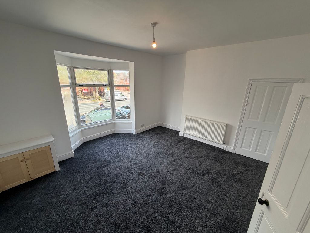 Property photo 2 of 5 Living Room