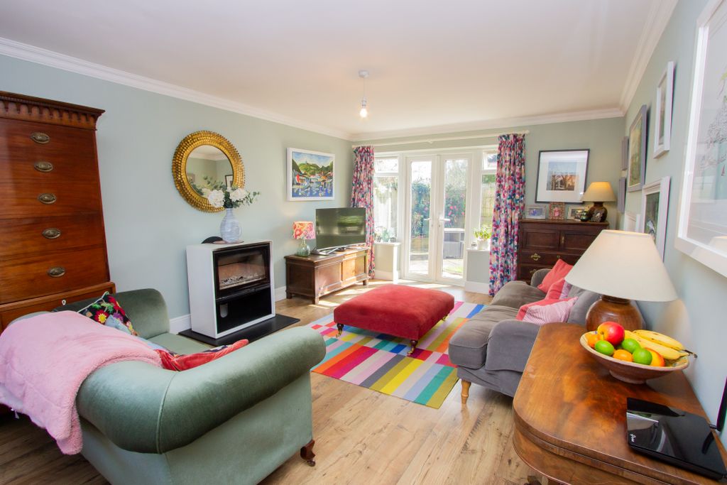Property photo 3 of 11 Img_8032