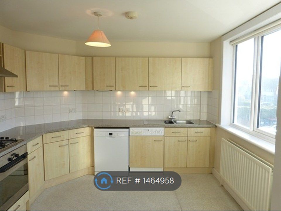 Property photo 1 of 7 Kitchen