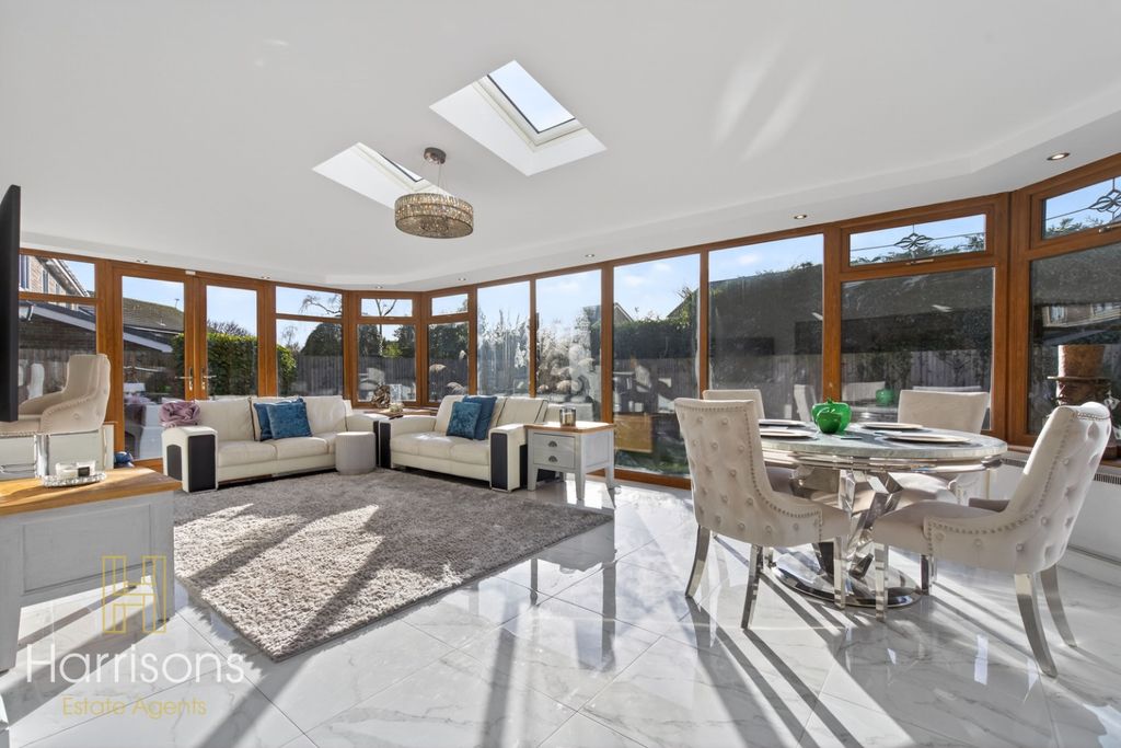 Property photo 3 of 34 2963056