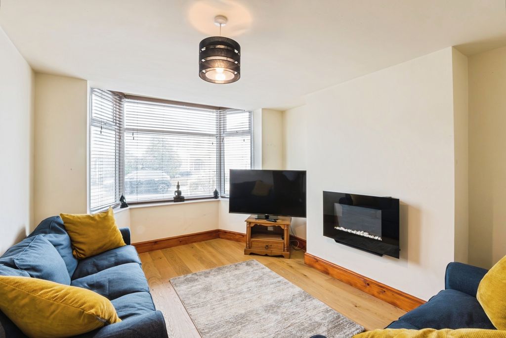 Property photo 2 of 16 Pbox-Img.Jpg