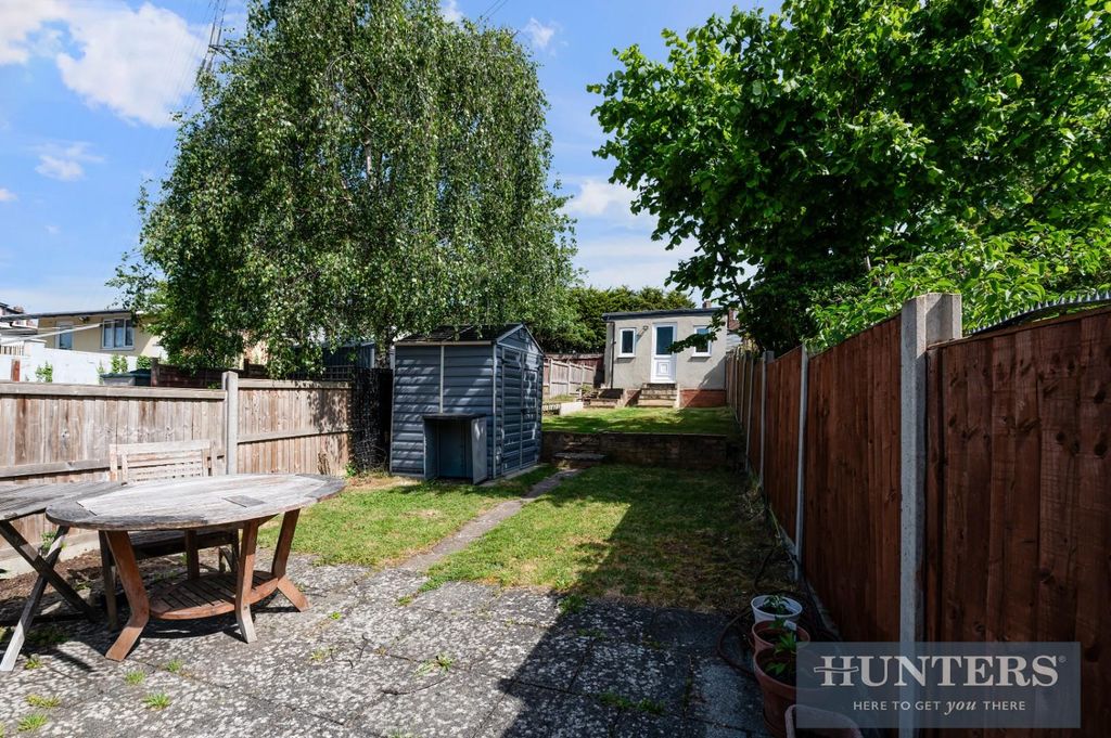 Property photo 2 of 16 Garth Road (1).Jpg