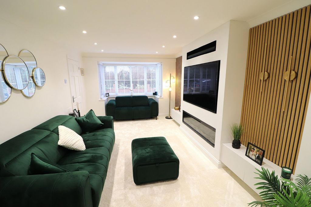 Property photo 3 of 29 Picture No. 18