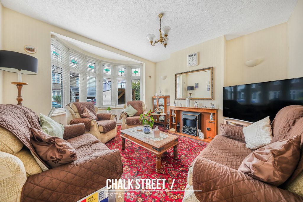 Property photo 2 of 32