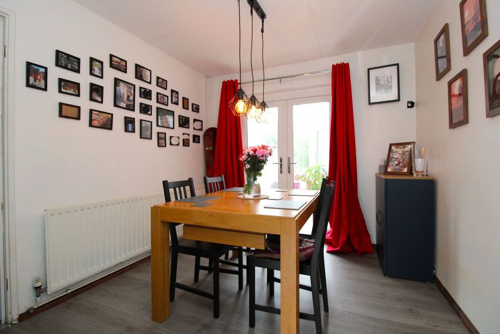 Property photo 2 of 17 Dining Room