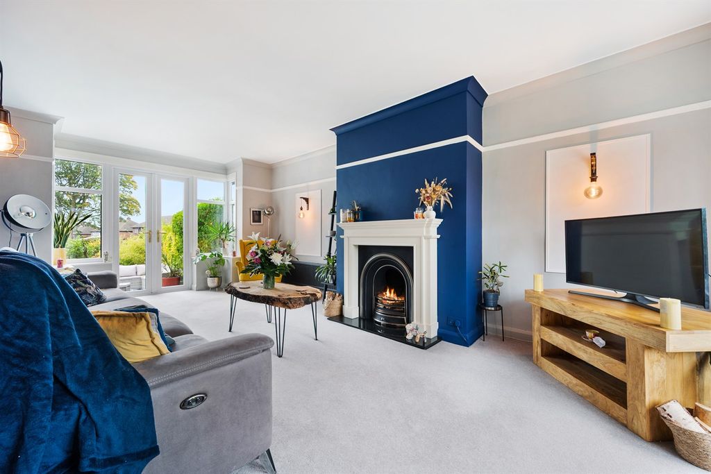 Property photo 2 of 26 Living Room