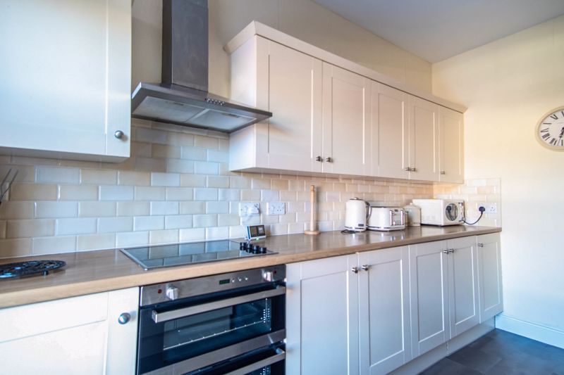 Property photo 3 of 18 Kitchen
