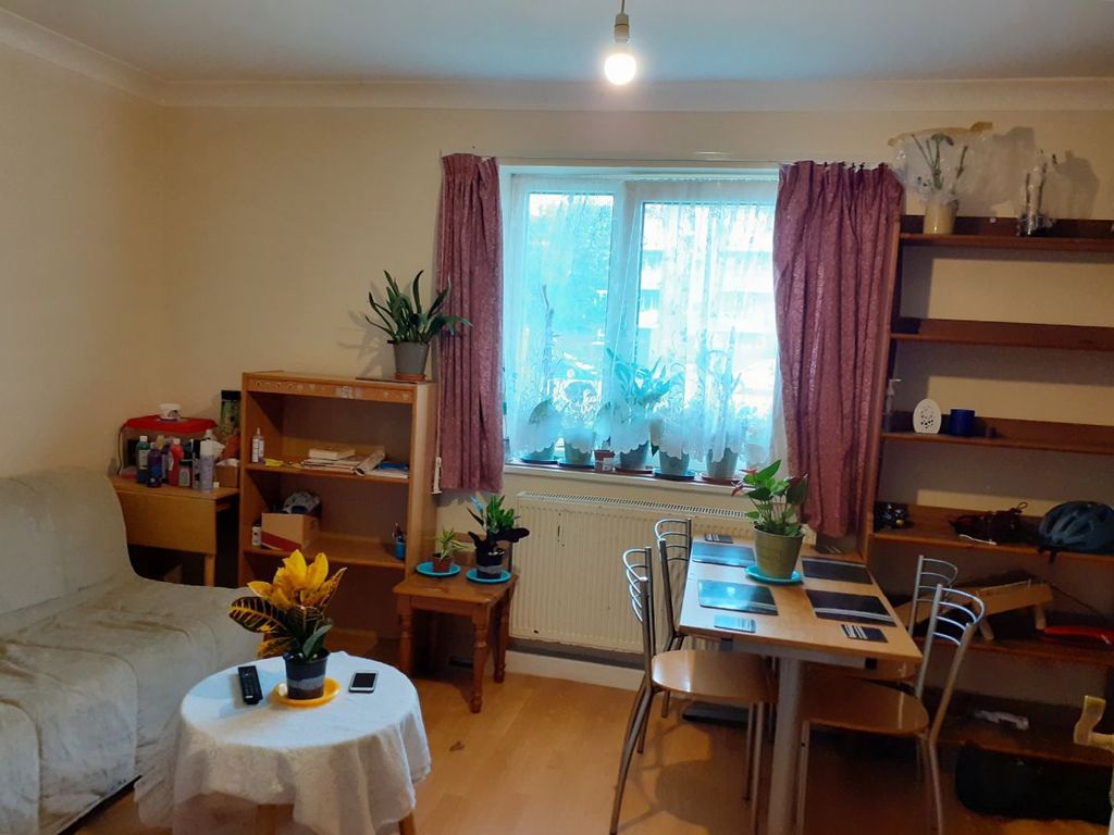 Property photo 1 of 4