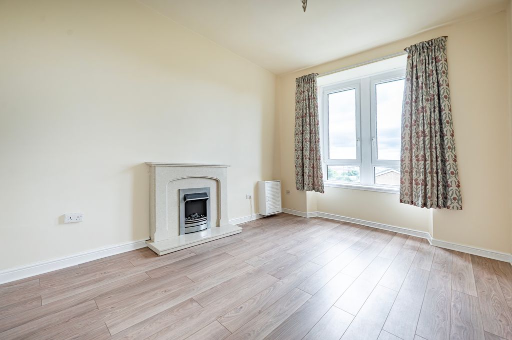 Property photo 2 of 25