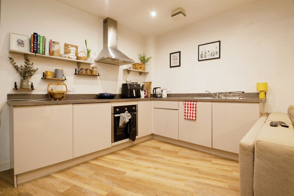 Property photo 2 of 9