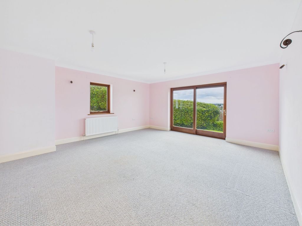 Property photo 3 of 26